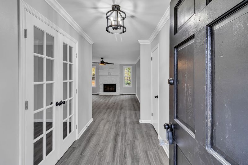 525 Bluewater Dr, Nashville, TN 37217