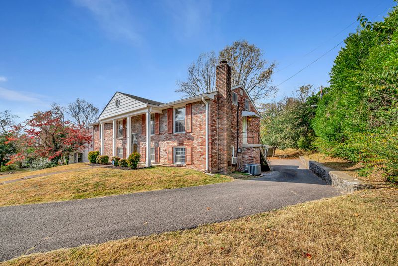 4809 Overcrest Dr, Nashville, TN 37211