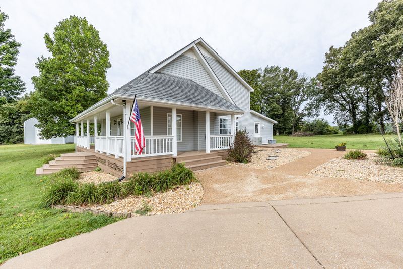 2517 Summer Oaks Cir, Summertown, TN 38483