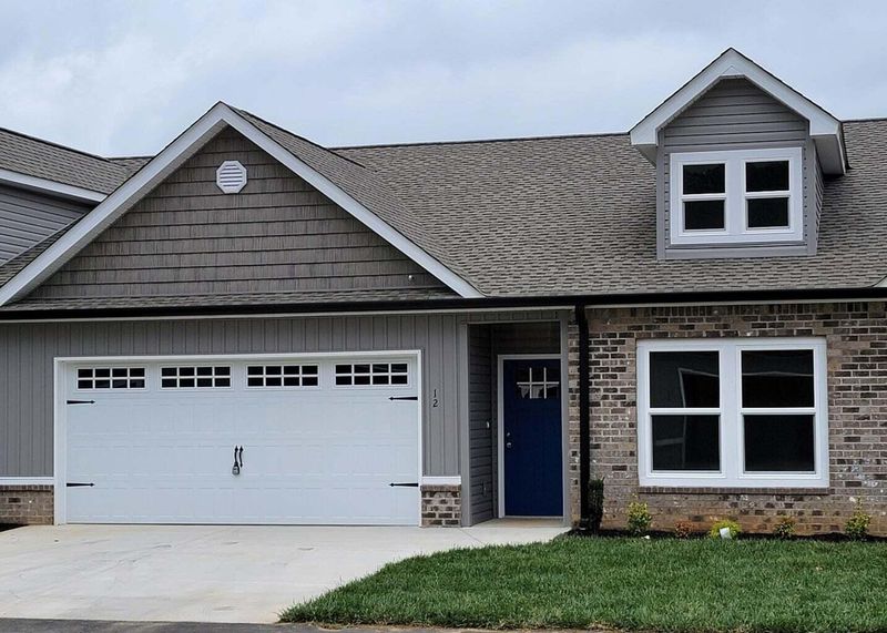 13 Moon Beam Ln, Ringgold, GA 30736