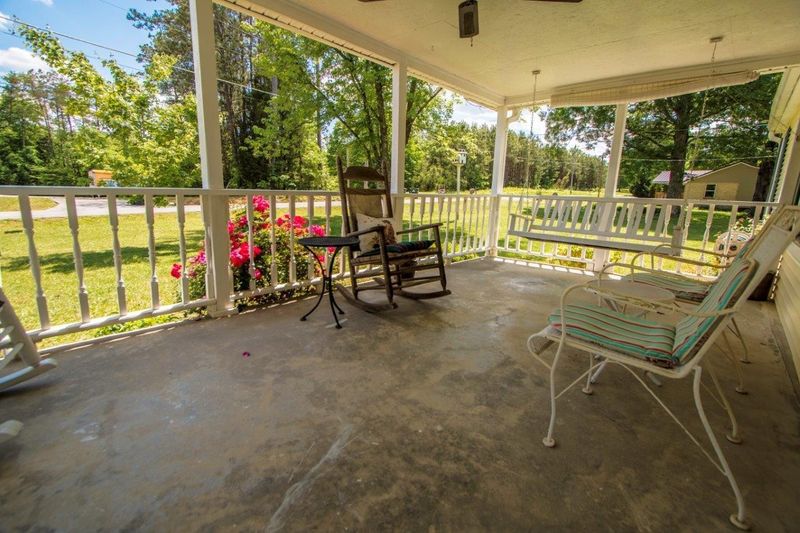 599 Center Grove Rd, La Fayette, GA 30728