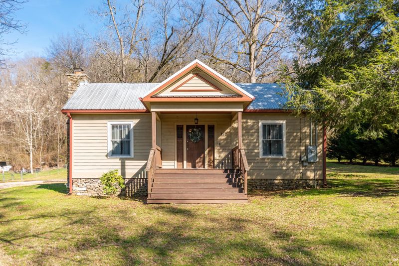192 Gray St, Graysville, GA 30726