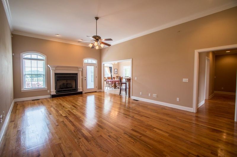 28 Henry Dr, Ringgold, GA 30736