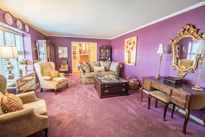 569 Crestview Cir, Ringgold, GA 30736