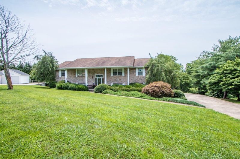 115 Chris Ln, Chickamauga, GA 30707