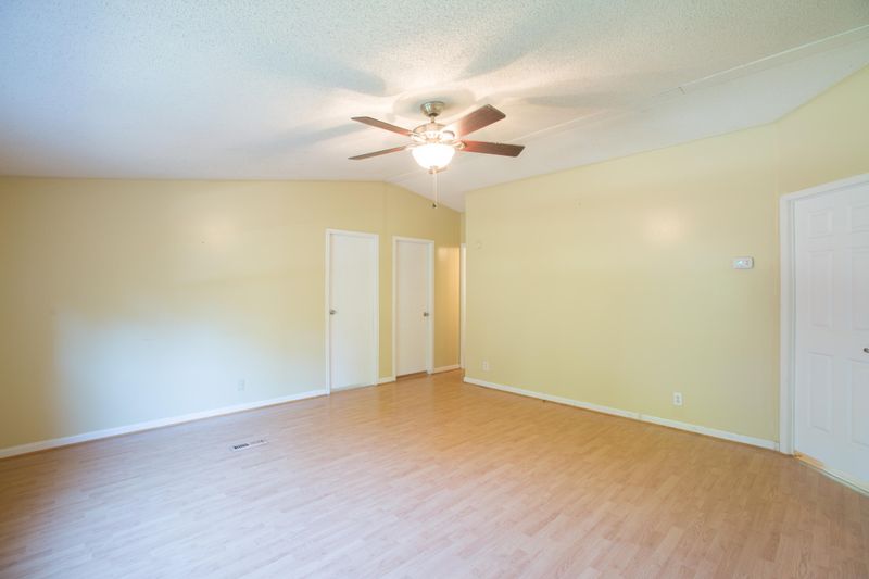117 Varnell Rd, Lookout Mountain, GA 30750