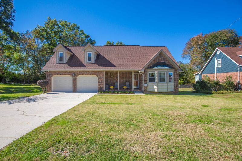 228 Overbrook Dr, Rossville, GA 30741
