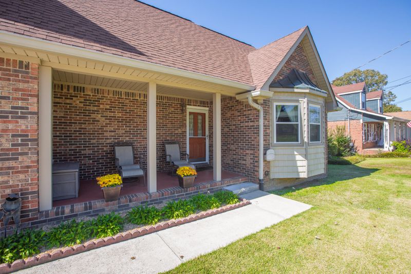 228 Overbrook Dr, Rossville, GA 30741