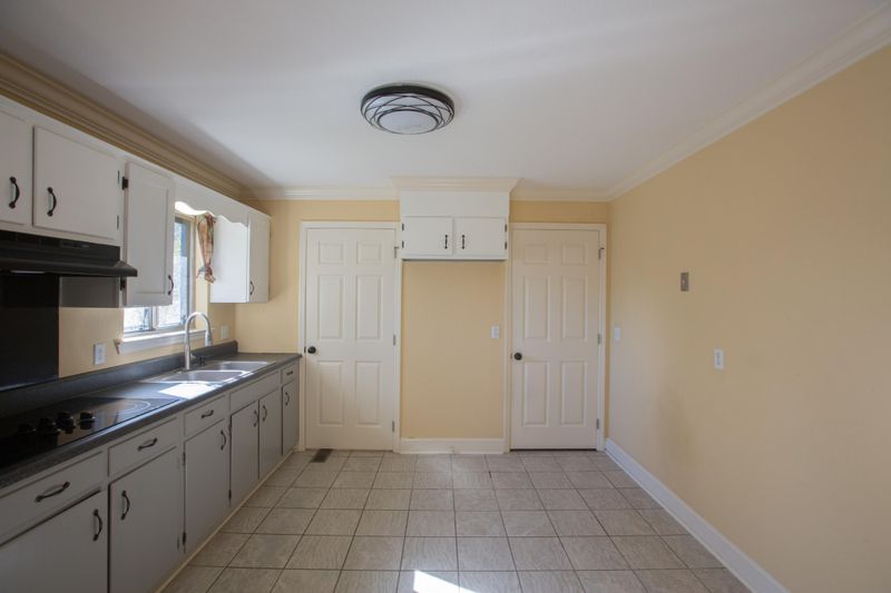 40 Mary Ln, Rossville, GA 30741