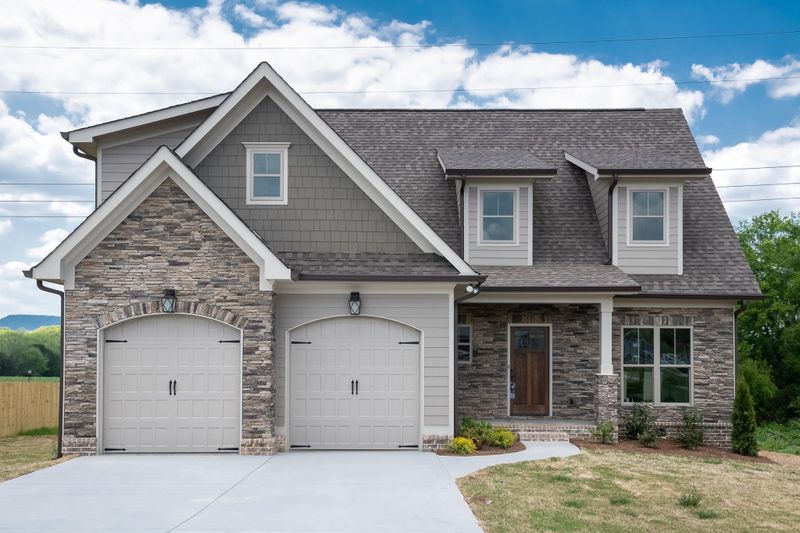 607 Quartz Dr, Chickamauga, GA 30707