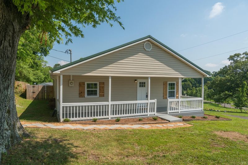 701 W 6 St, Chickamauga, GA 30707