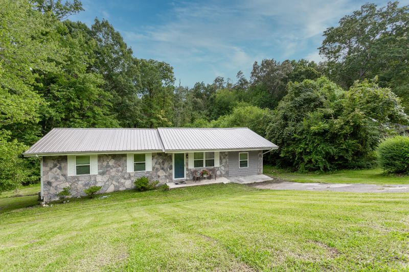 239 Sparrow Ln, Ringgold, GA 30736