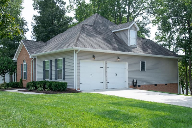 15 Canary Cir, Ringgold, GA 30736
