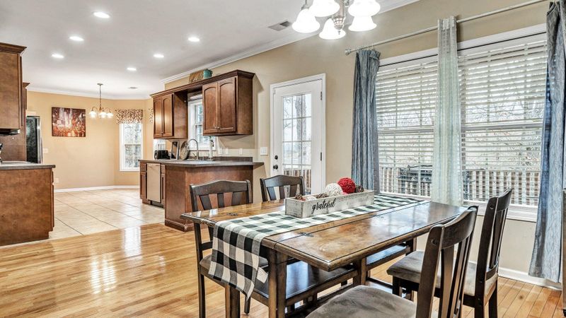 1055 Durgan Pl, Dalton, GA 30721