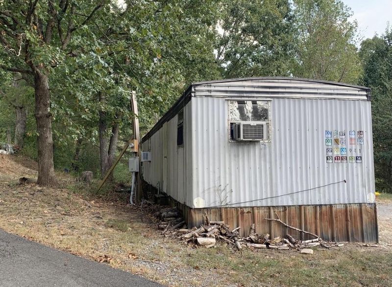 909 Wilbanks Rd, Chatsworth, GA 30705