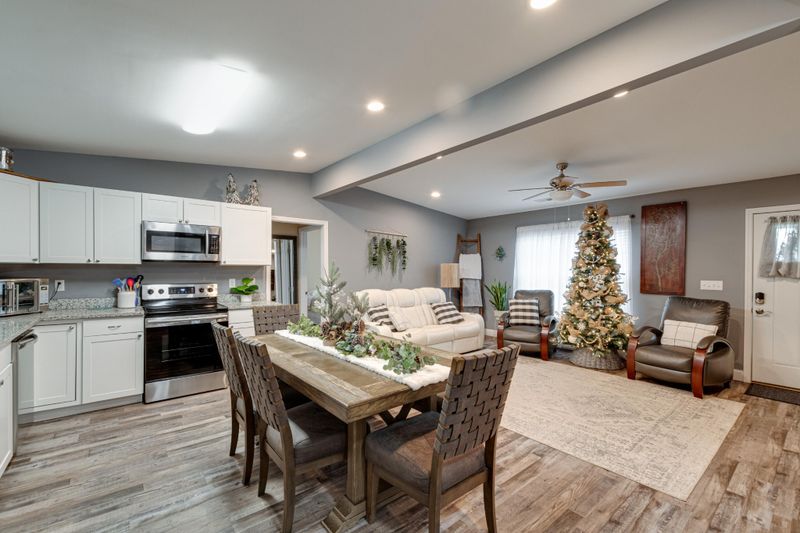 1319 E Sherry Dr, Rossville, GA 30741