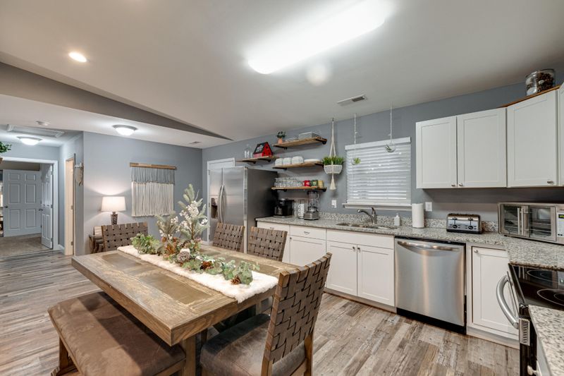 1319 E Sherry Dr, Rossville, GA 30741