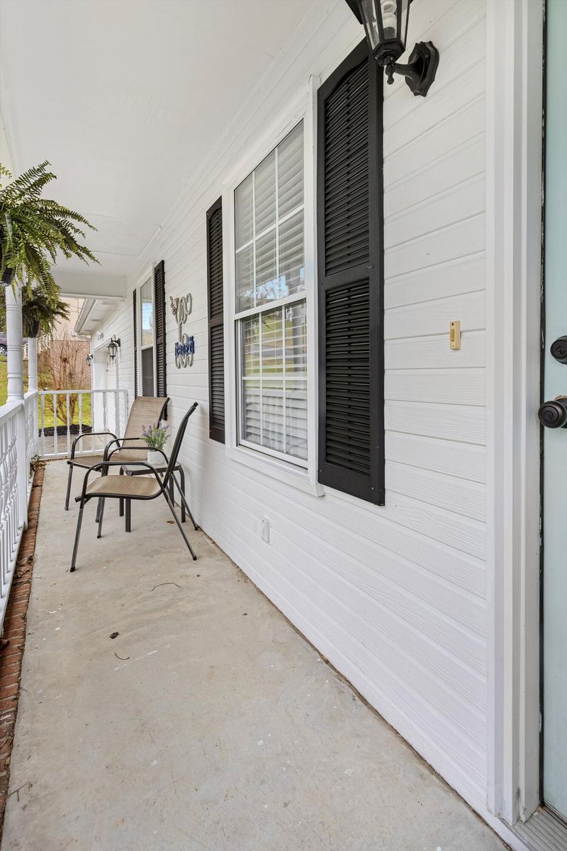 733 Debbie Ln, Ringgold, GA 30736