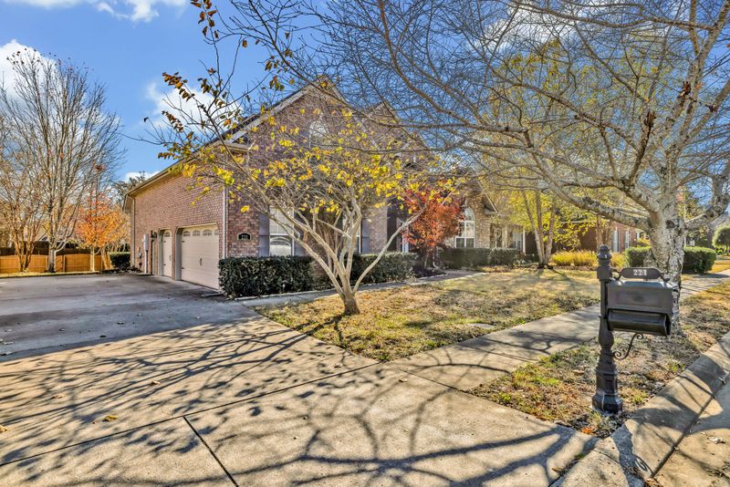 221 Foundry Cir, Murfreesboro, TN 37128