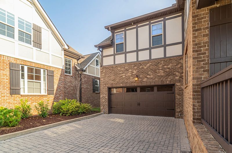 2732 Lakeland Dr, Nashville, TN 37214