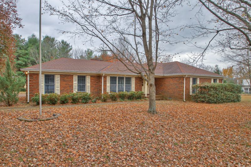 2155 Stonebrook Dr, Murfreesboro, TN 37128