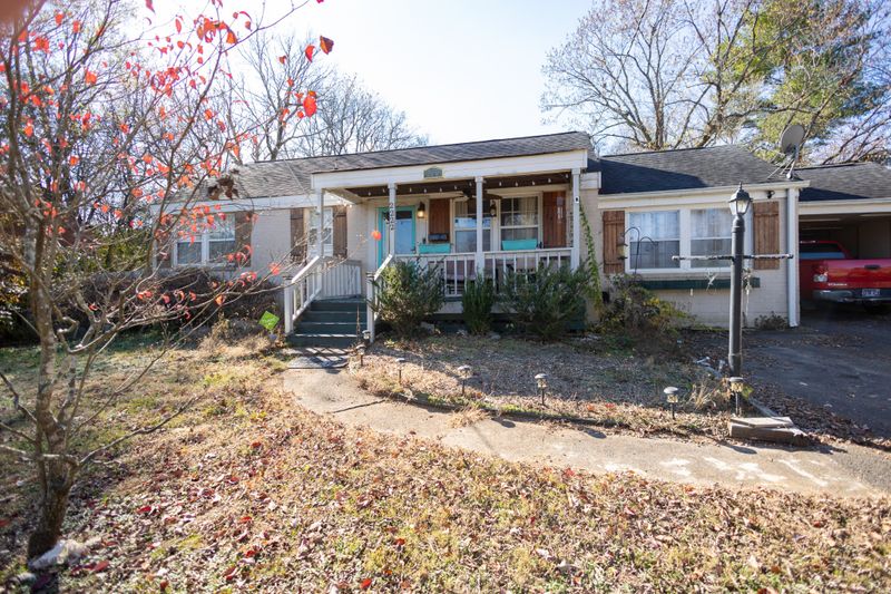 2222 Fernwood Dr, Nashville, TN 37216