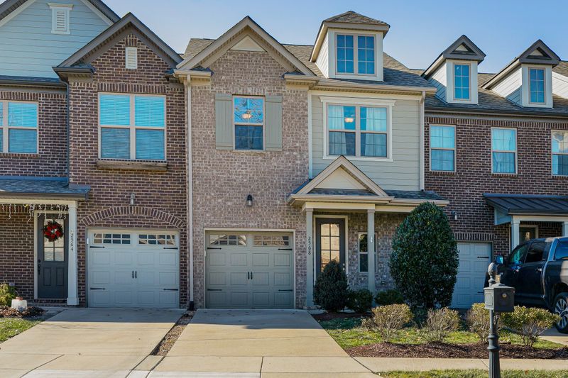 2568 Wellesley Square Dr, Thompsons Station, TN 37179