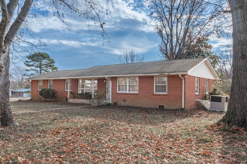 4001 Sheddan Dr, Columbia, TN 38401