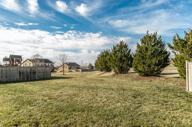 130 Ervin St, Hendersonville, TN 37075