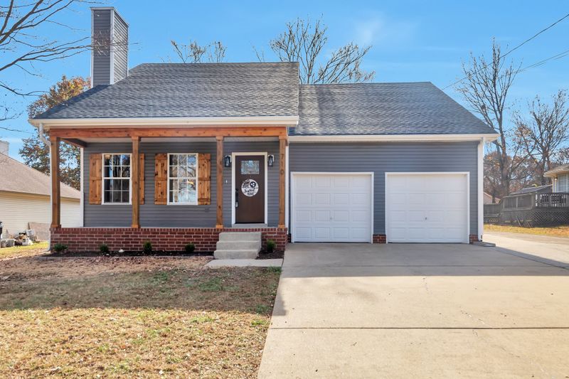 710 Forest Ridge Dr, La Vergne, TN 37086