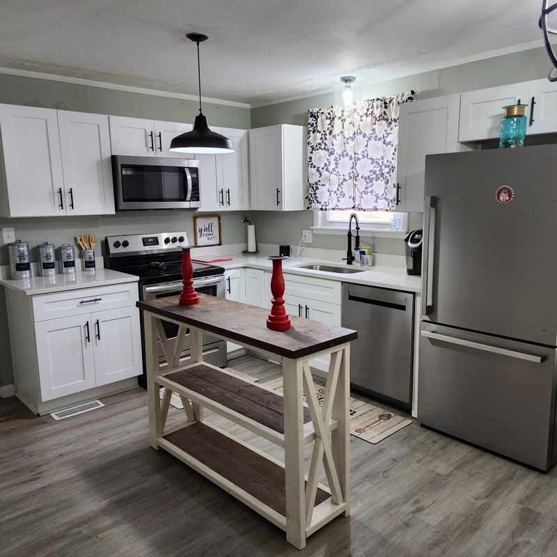 518 Central Ave, White Bluff, TN 37187