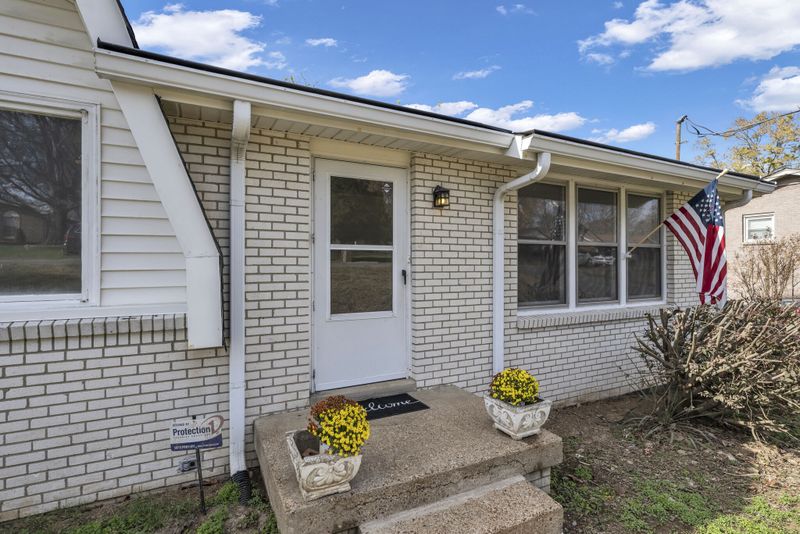 4832 Smokey Dr, Old Hickory, TN 37138