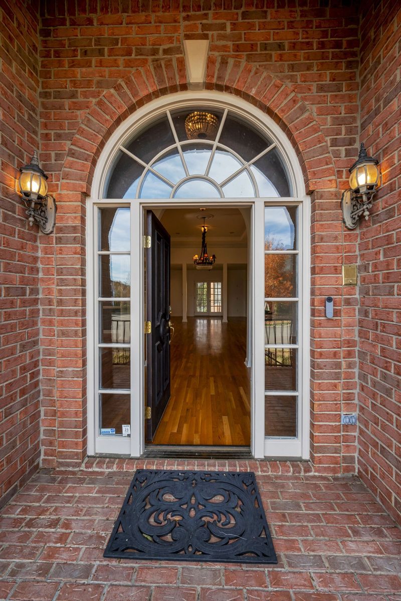 107 Middleton Cir, Nashville, TN 37215