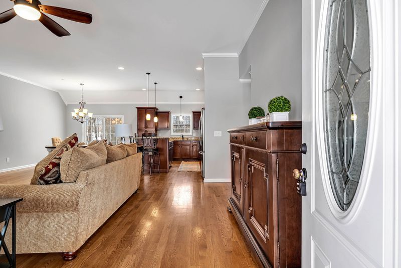 1075 Double Tree Ct, Ashland City, TN 37015