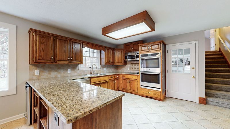 2201 Ewing Dr, Lebanon, TN 37087
