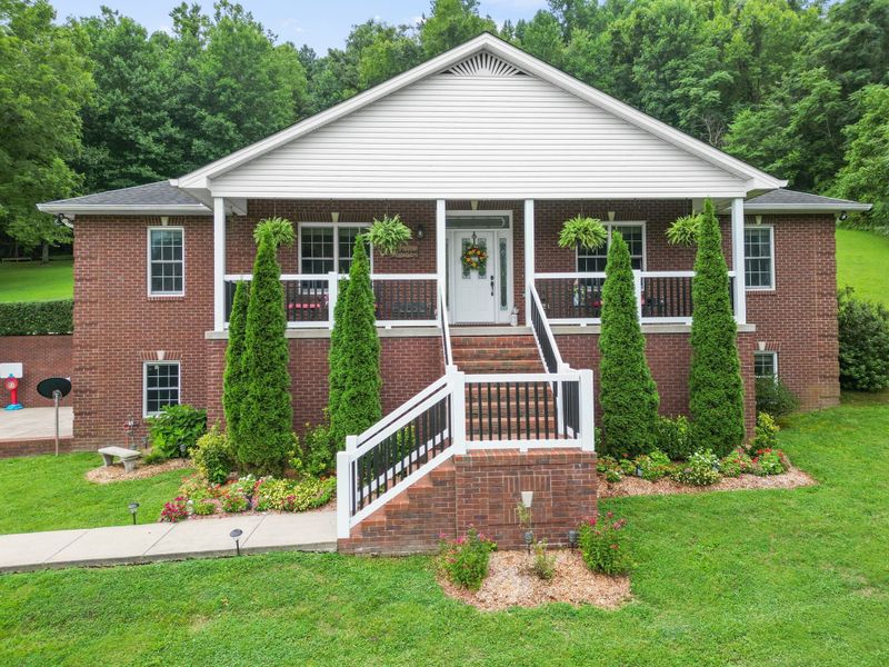 113 Agee Branch Ln, Hickman, TN 38567