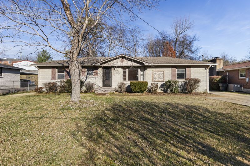 2023 Forrest Green Dr, Nashville, TN 37216