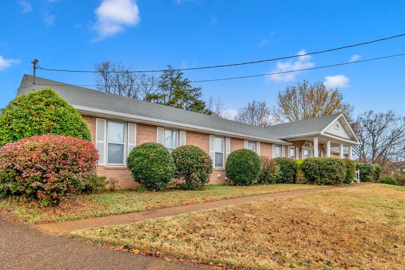 421 Haywood Ct N, Nashville, TN 37211