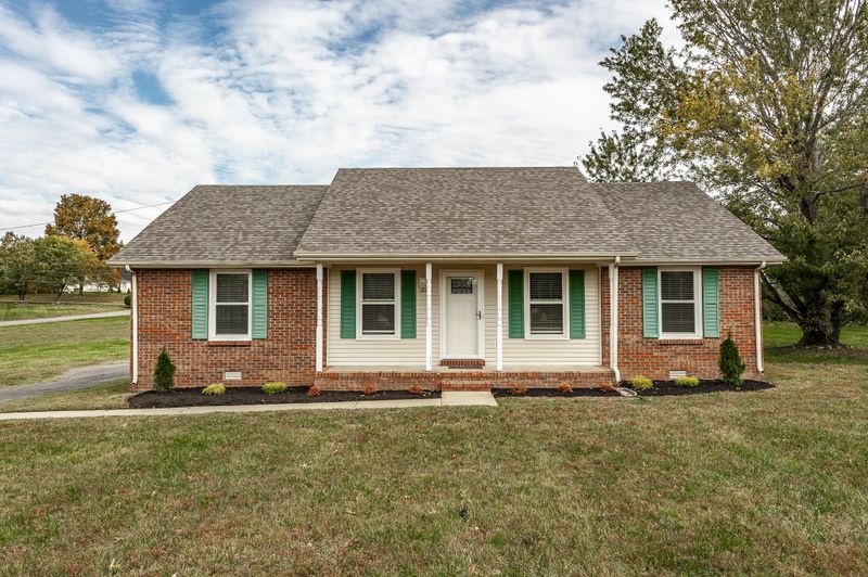 1001 Chelsea Dr, Greenbrier, TN 37073