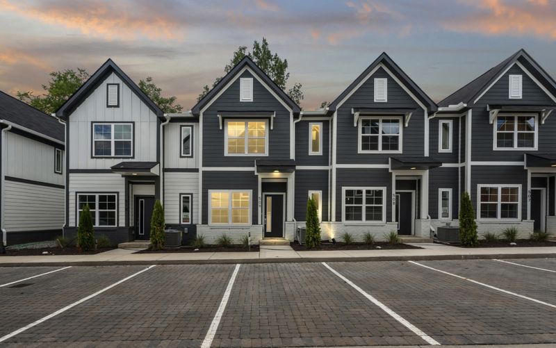 700 N Dupont Ave #512, Madison, TN 37115