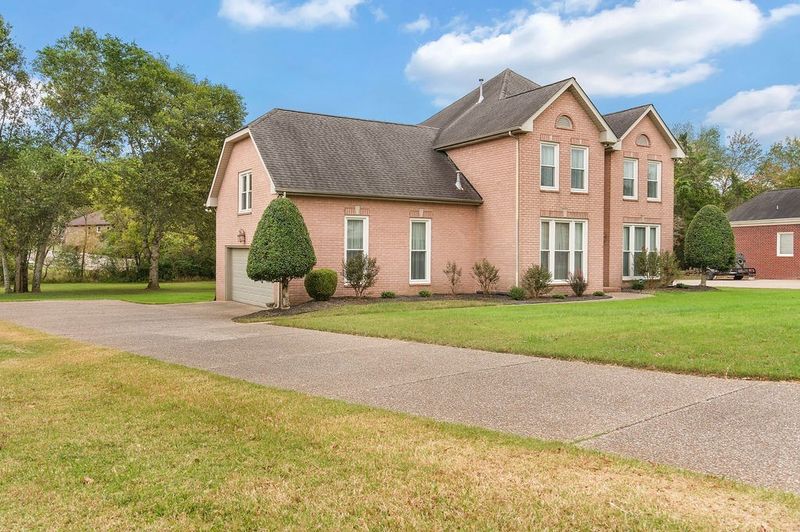 1208 Woodvale Dr, Mount Juliet, TN 37122