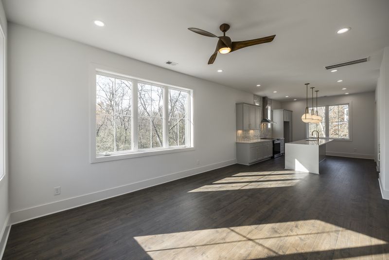 2040 Mckinley St, Nashville, TN 37207