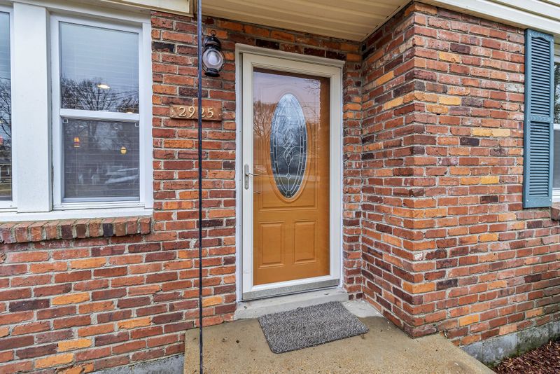 2925 Dunmore Dr, Nashville, TN 37214