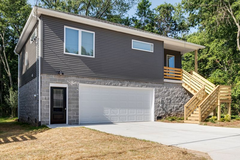 1100 Fernbank Dr, Madison, TN 37115