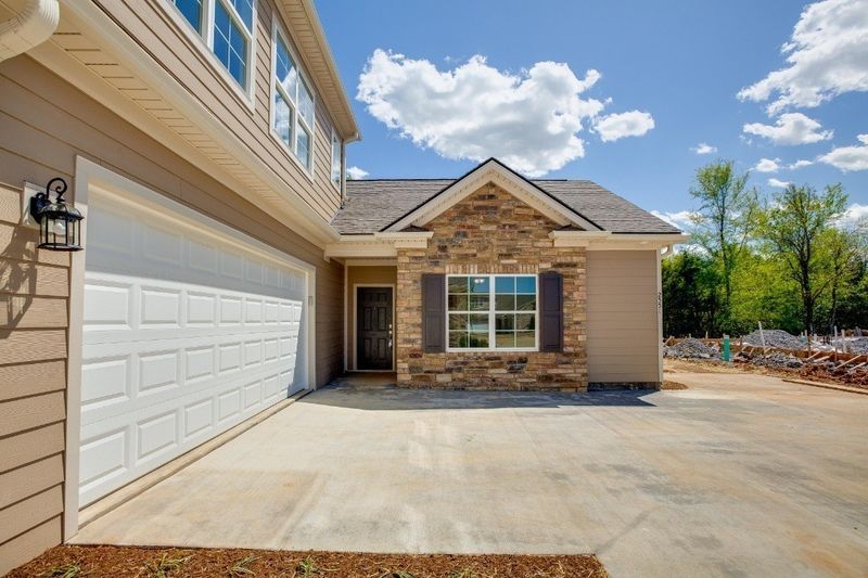 2660 Stonecenter Ln, Murfreesboro, TN 37128