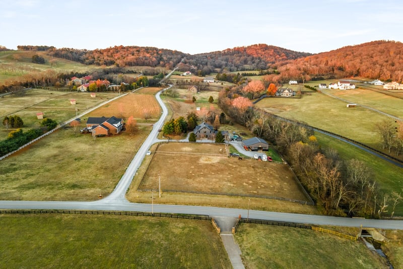 2806 Leonard Creek Ln, Arrington, TN 37014