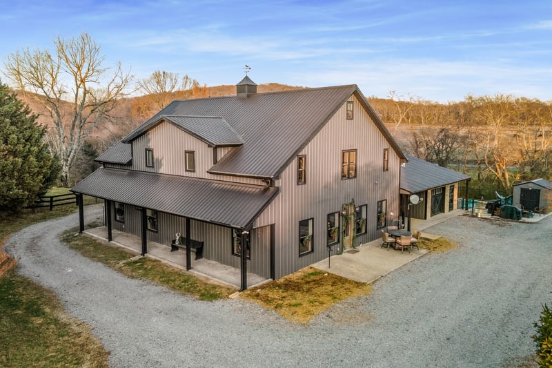 2806 Leonard Creek Ln, Arrington, TN 37014