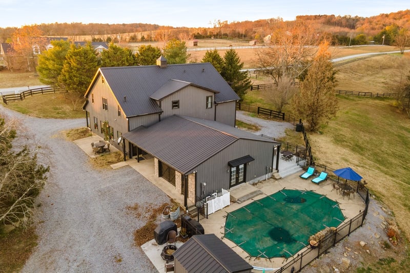 2806 Leonard Creek Ln, Arrington, TN 37014