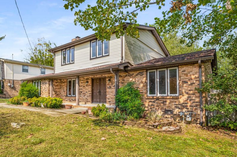 3040 Anderson Rd, Nashville, TN 37217