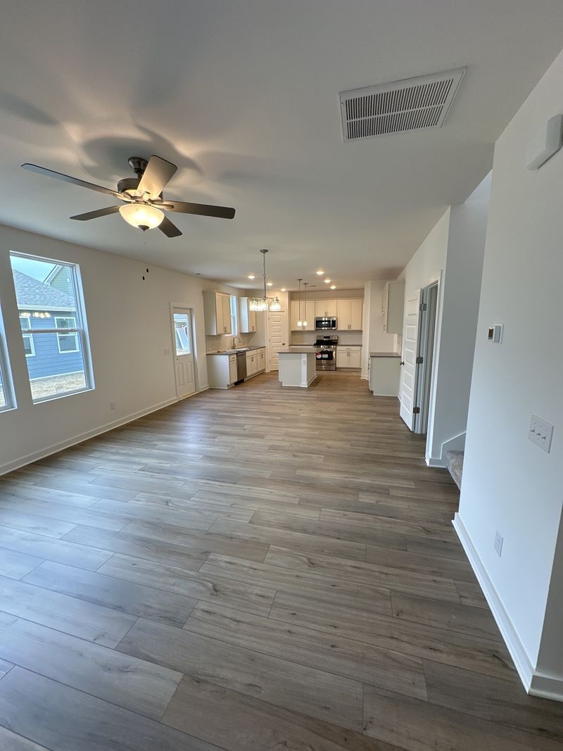 2042 Webb Dr, White House, TN 37188